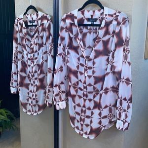 Karen Kane 3l79068 Byzantine printed ivory/ red shirttail tunic blouse size S.